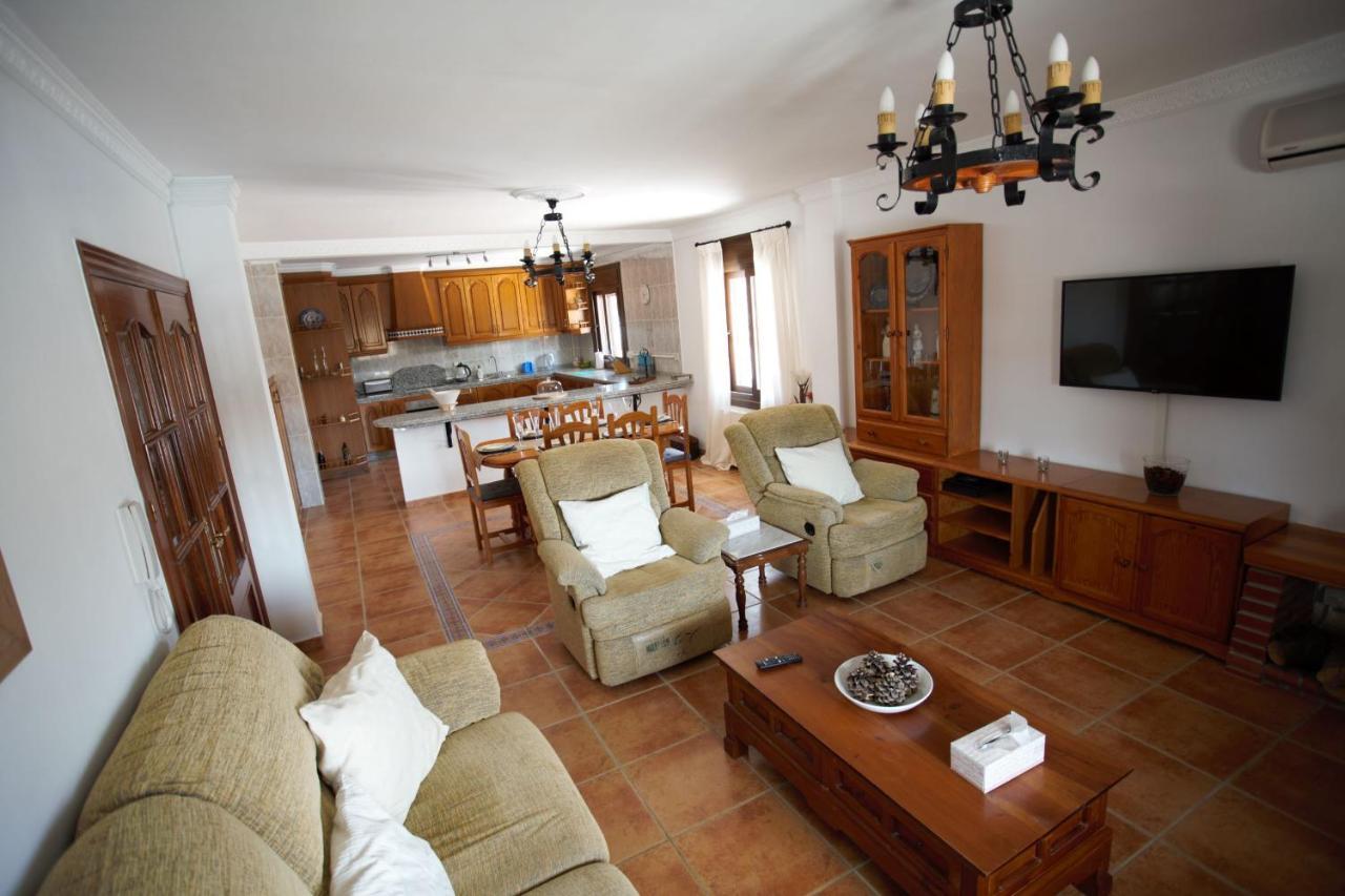Casa De Las Montanas Villanueva del Trabuco Eksteriør billede
